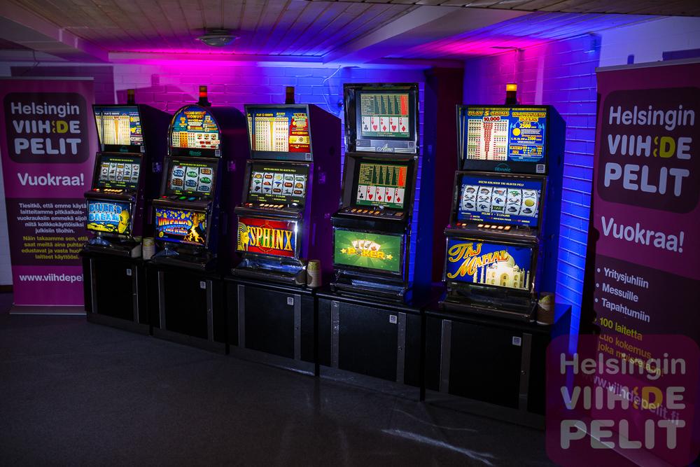 Pokeriautomaatti poleteilla (#2) – Vuokraa aktiviteetit, viihdelaitteet ja  peliautomaatit Helsinki ja Uusimaa